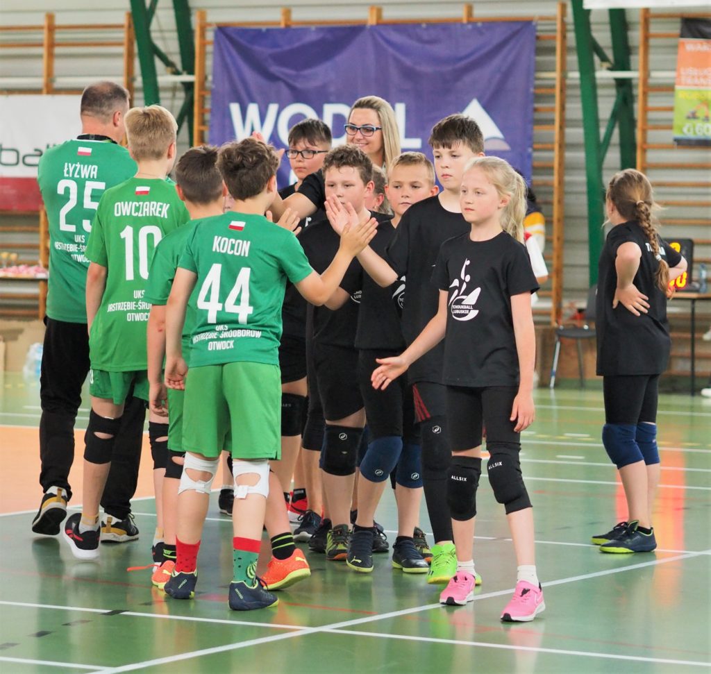 mecz tchoukball - ujęcie grających 