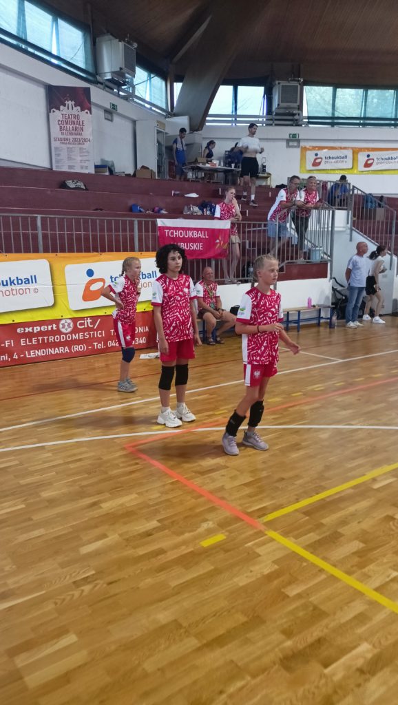 Zawodnicy podczas gry tchoukball