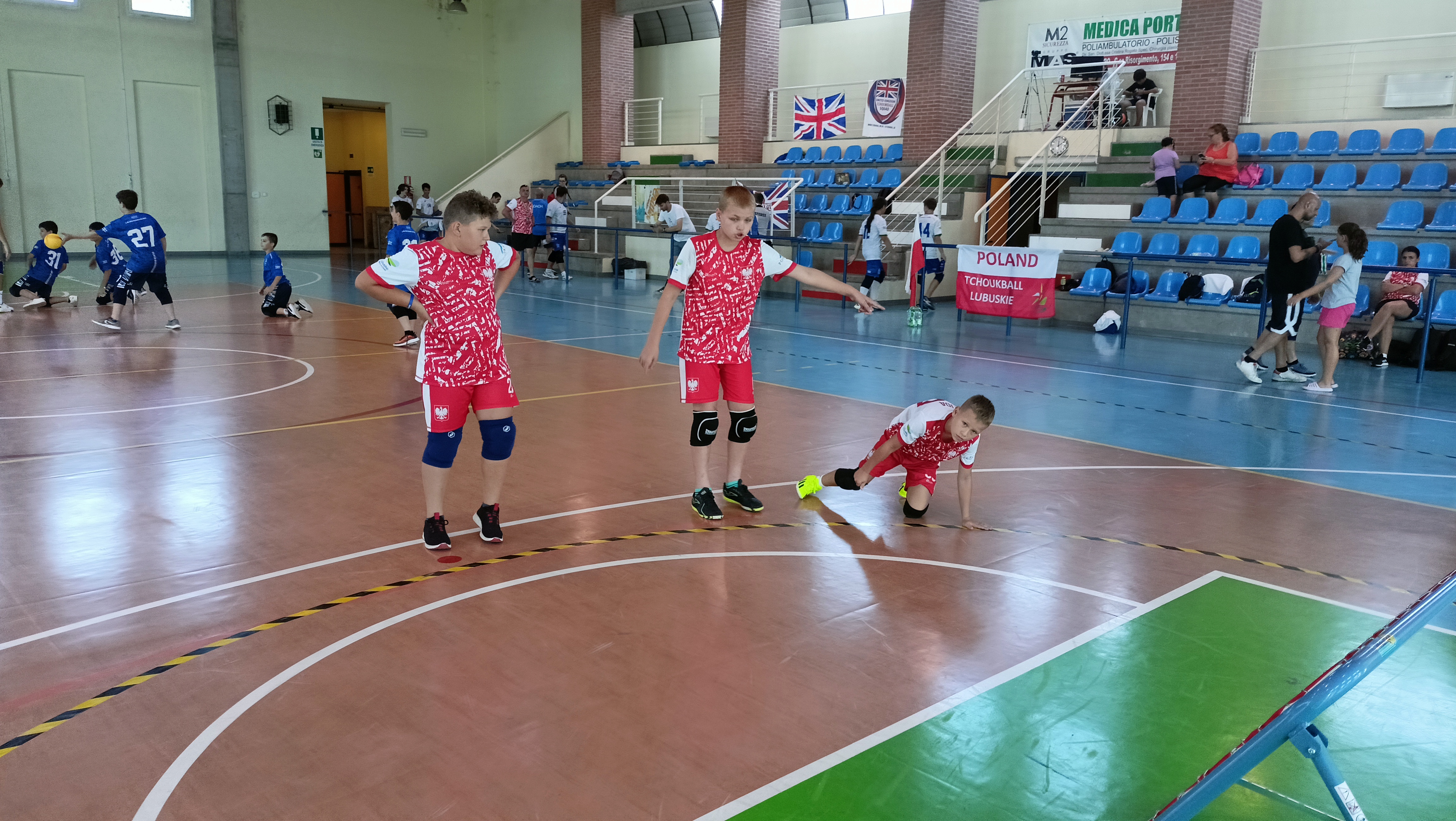 Zawodnicy podczas gry tchoukball